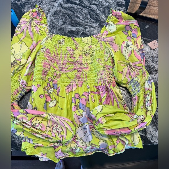 Hadia Silk Top size S. True color is first few pics. - Picture 2 of 11